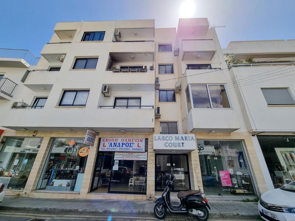 Cheer Up City Apartment, Near To The Finikoudes Beach ลาร์นาคา ภายนอก รูปภาพ